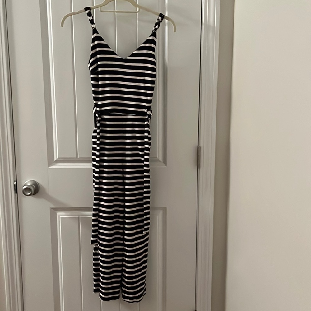 Black and white jumper